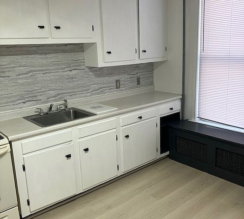 4th image of 170 Pine St #1