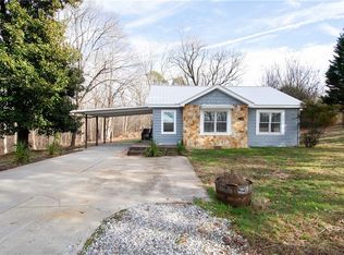 2132 Rock Rd, Mount Airy, GA 30563