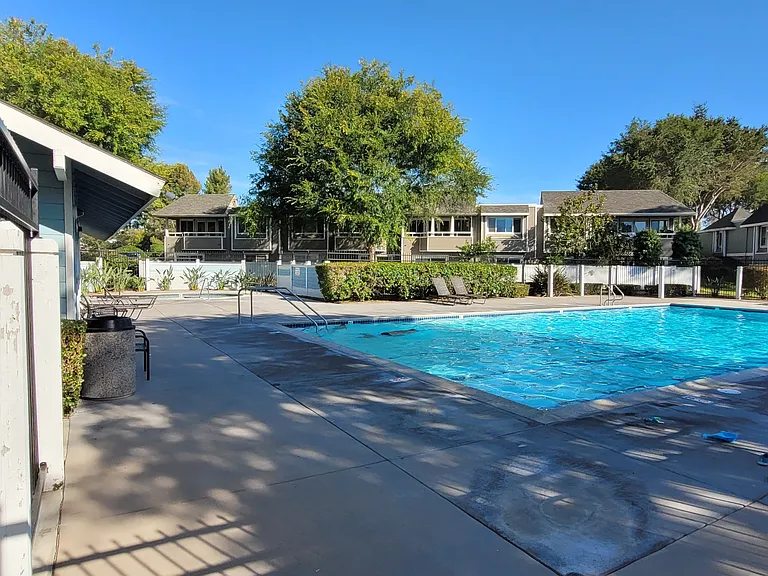 22311 Caminito Arroyo Seco #C — Photo 32