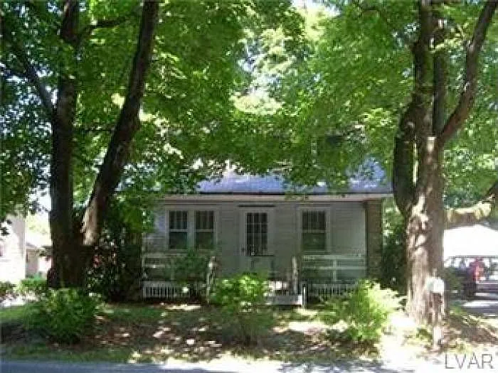 489 Jacobsburg Rd photo 1