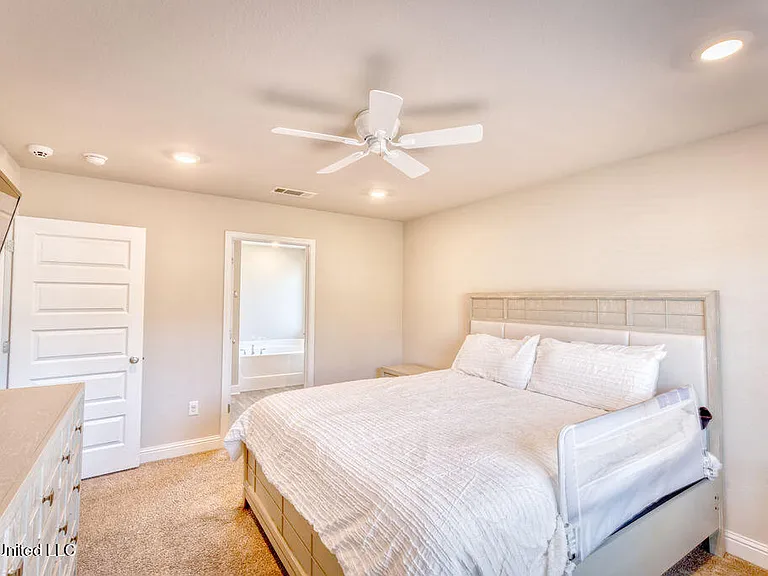 6476 Eastland Cir — Photo 17