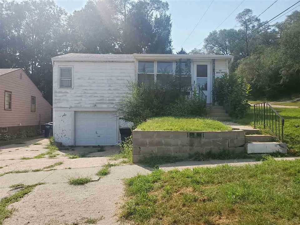 1st image of 101 S Fawcett St