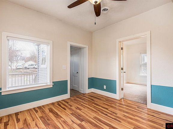 4th image of 419 E Rock St