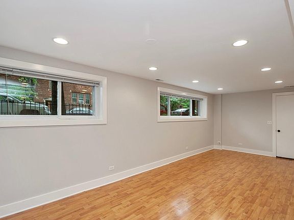 3rd image of 1735 W Grace St APT Gw