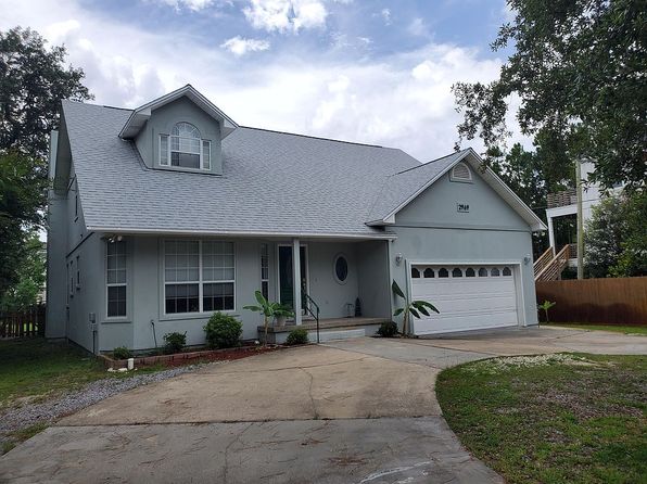2969 Laurel Dr