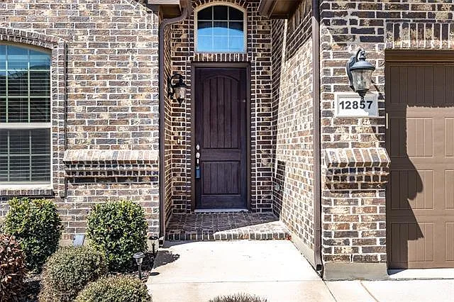 4 bed, 2260 sqft, $2,800 — Photo 3