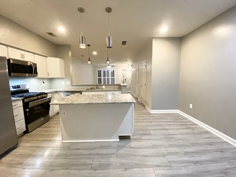 8704 Aspen Grove Ct — Photo 12