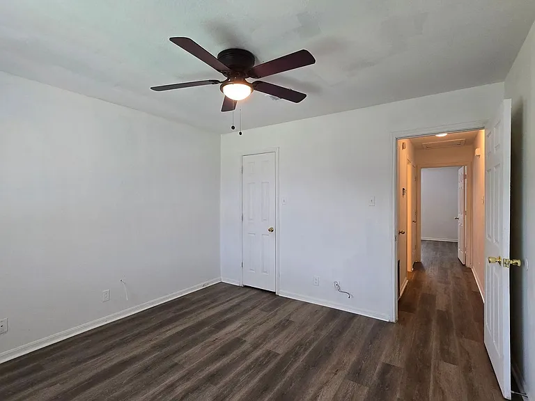 1007 Circle M Dr #D — Photo 11