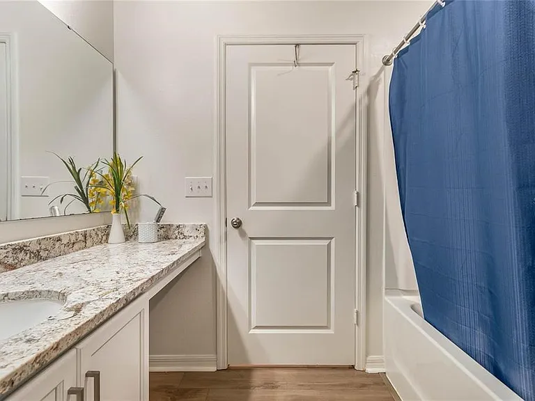 495 Overpool Ave — Photo 6