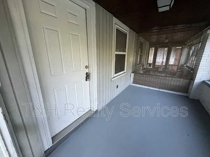 2 bed, 1.0 bath, 1138 sqft, $1,520 — Photo 3