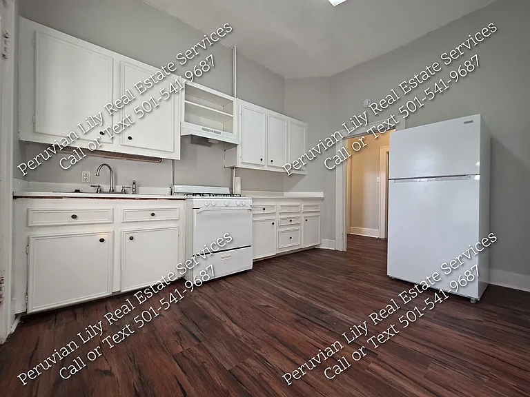 307 E 7th St #2 — Photo 9