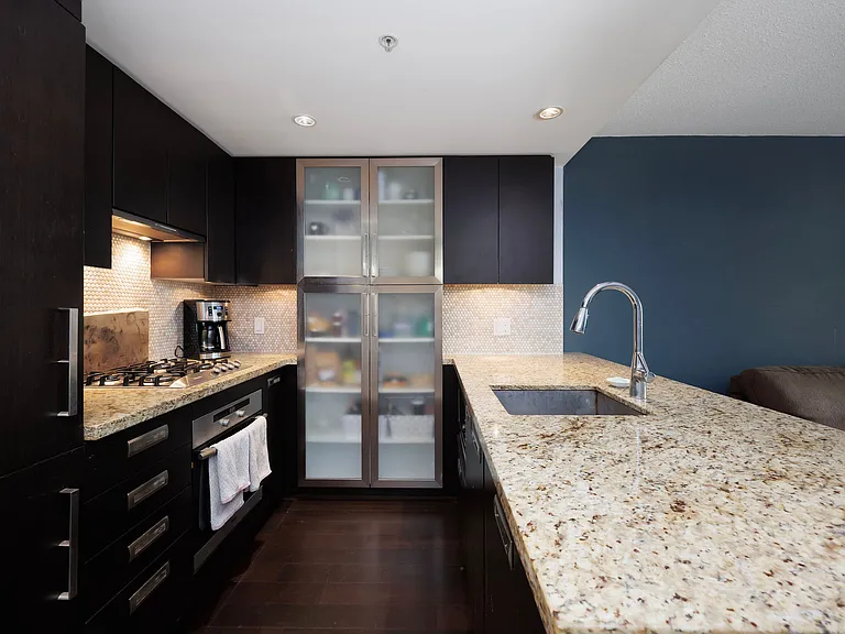 1055 Richards St #502 — Photo 7