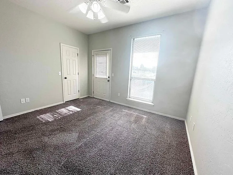 10000 Shadowview Dr — Photo 12