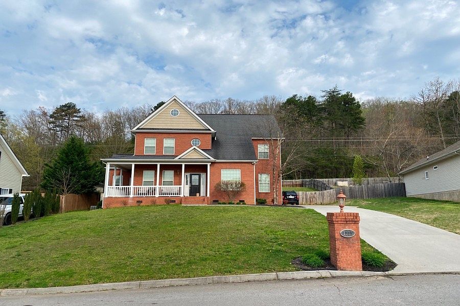 1st image of 1225 Paxton Dr