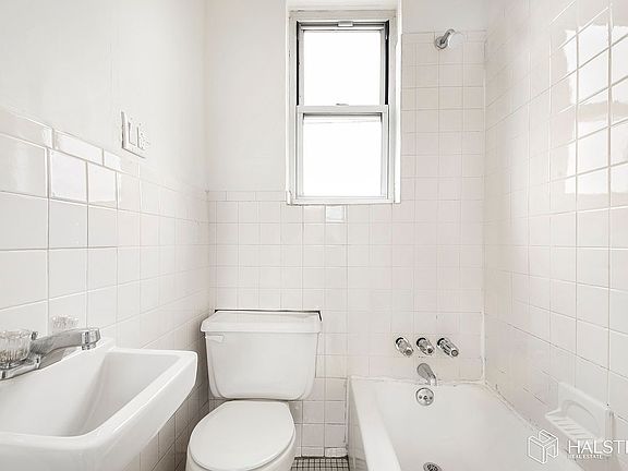 5th image of 510 W 110th St #Penthouse