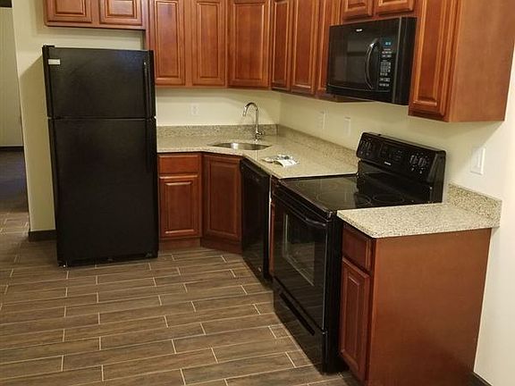 2nd image of 1526 Fontain St #B