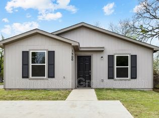 1300 W Barrett St, Tyler, TX 75702