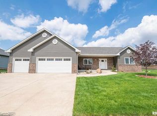 125 E Margarete St, Tremont, IL 61568