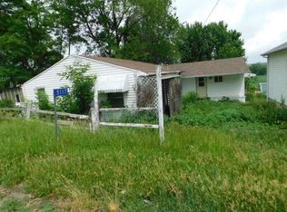 5117 Aurora Dr, Brooklyn, IA 52211