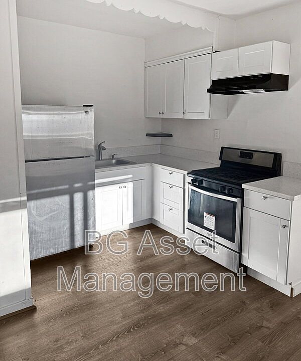 1st image of 859 California Blvd #B