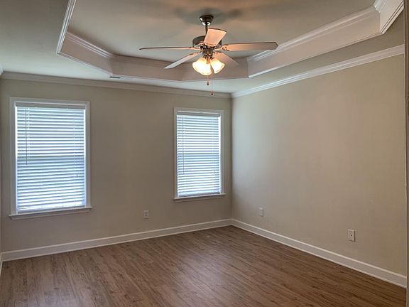 Master Br w/ceiling fan in "tray ceiling"