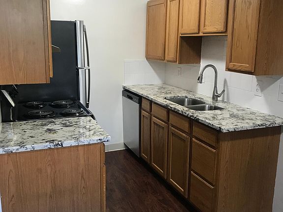 2nd image of 1221 N Clarkson St