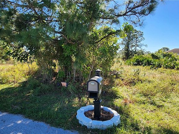 5th image of 1218 Dodwin St E