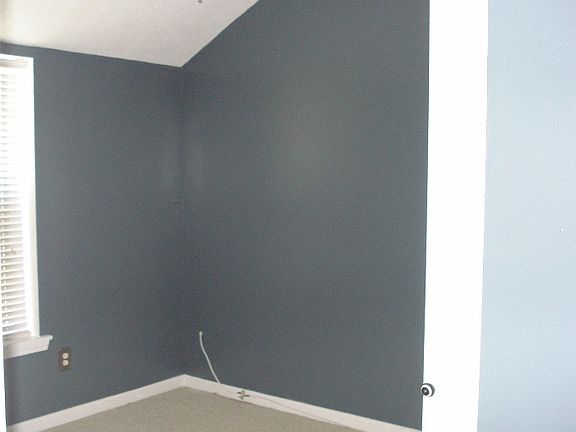 5th image of 302 Triple Crown Cir