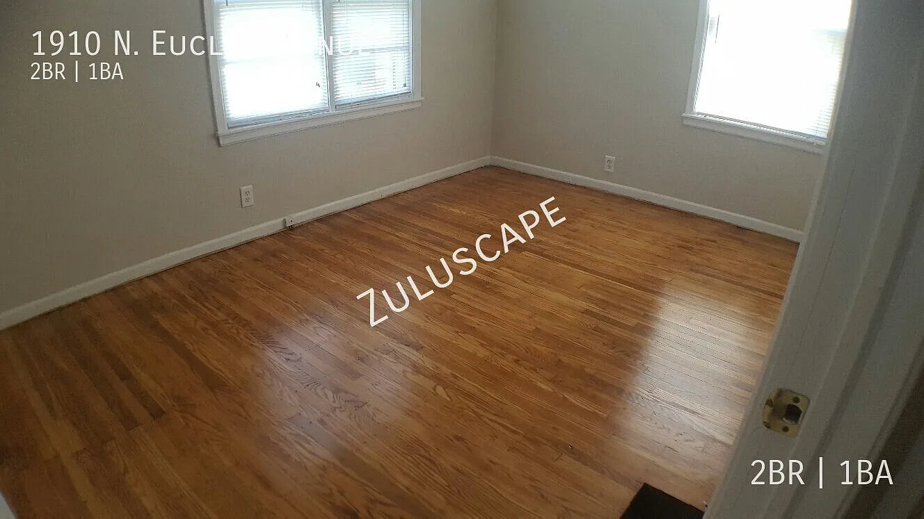 1910 Euclid Ave. / 2 Bedroom 1 bathroom Remodeled Bungalow In Irvington — Photo 2