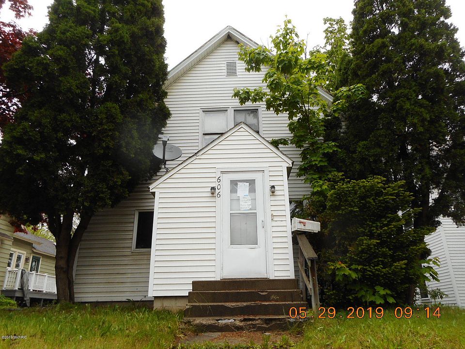 1st image of 606 W Lincoln Ave