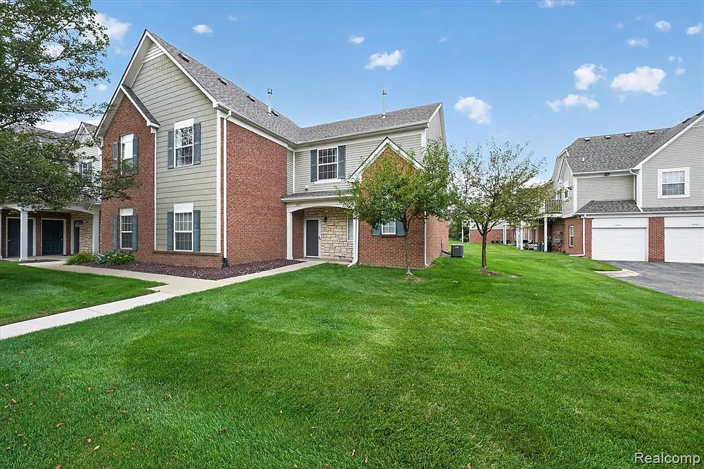 2 bed, 2.0 bath, 1481 sqft, $1,850 — Photo 3