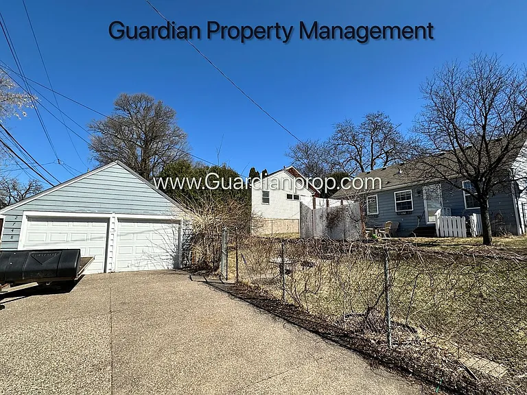 2748 Vernon Ave S — Photo 16