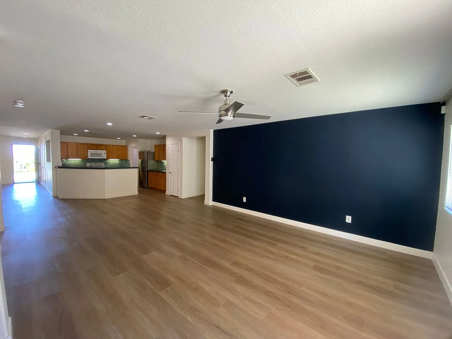 Palmale 3 bedroom Available Now! — Photo 3