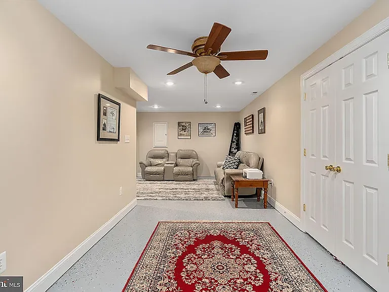 17 Whitestone Dr — Photo 50
