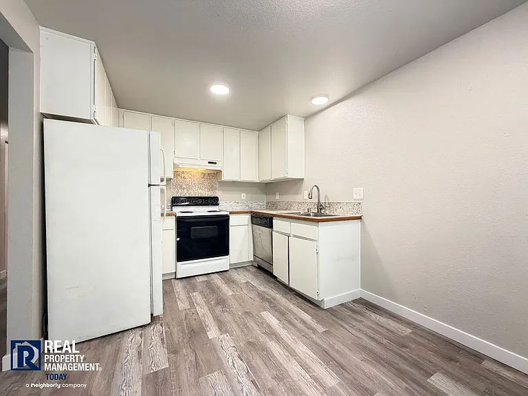 630-632 S State St Tacoma — Photo 30
