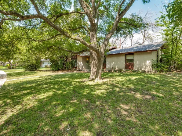 3949 Royal Palms Ct, Dallas, TX 75244