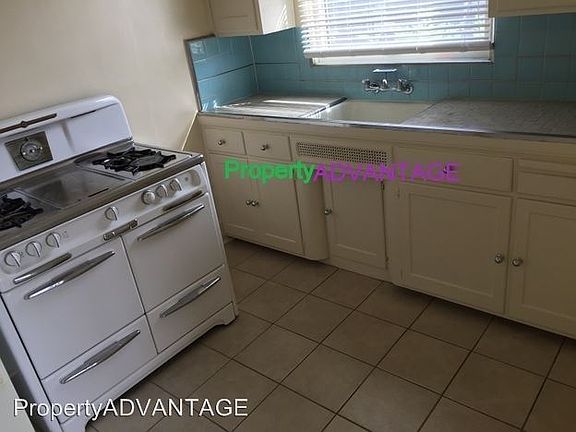 3rd image of 1702 Lincoln Ave