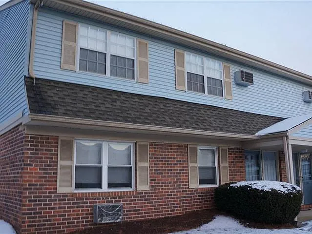 64B Oxford Vlg #64B photo 1