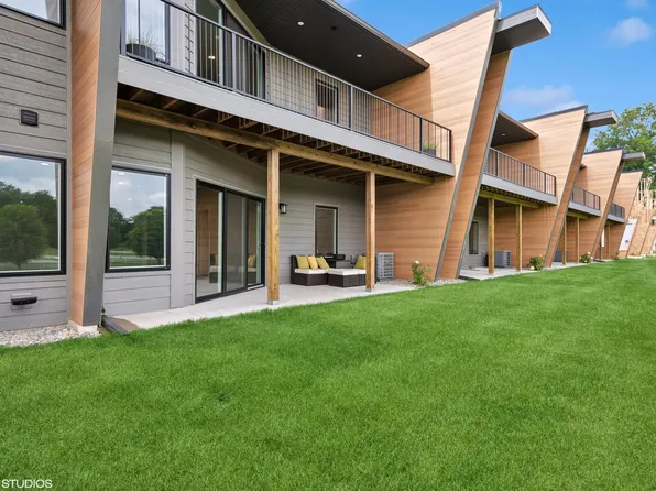 220 Yard Perfect Dr, La Porte, IN 46350