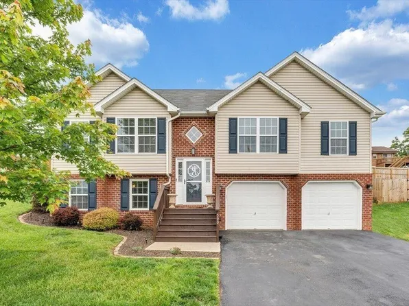 590 Keystone Dr, Christiansburg, VA 24073