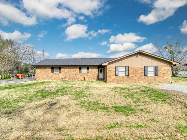 102 W Marietta St, Madisonville, TX 77864