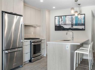 3375 S 15th St SW #202, Calgary, AB T2T 4A2