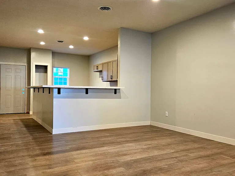 322 Main St #B — Photo 10