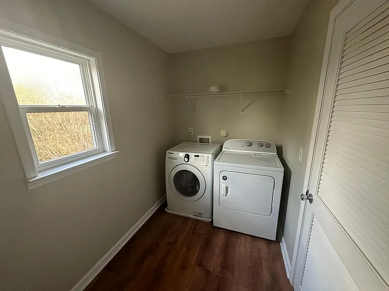 213 Seymour Pl — Photo 18