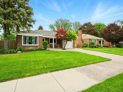 2320 Allard Ave, Grosse Pointe Woods, MI, 48236