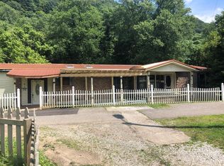 4418 Planters Dr, Malden, WV 25306