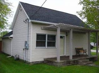 103 E Logan St, Longview, IL 61852