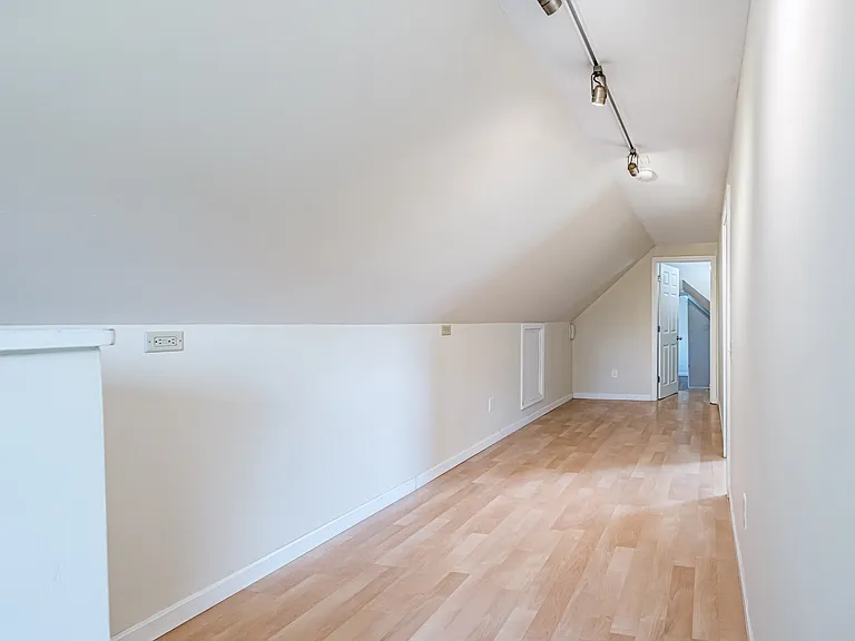 533 Washington Ave #2 — Photo 33