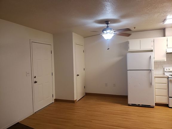 5th image of 120 SE 143rd Ave #5