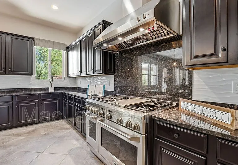 1142 E Bajor St — Photo 18